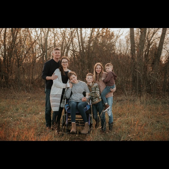 Meet your Posher, Laura - Picture 4 of 6